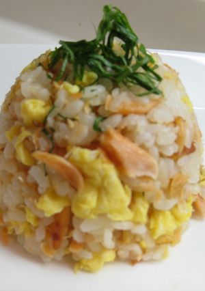 焼き鮭の彩りチャーハン♬-レシピのメイン写真