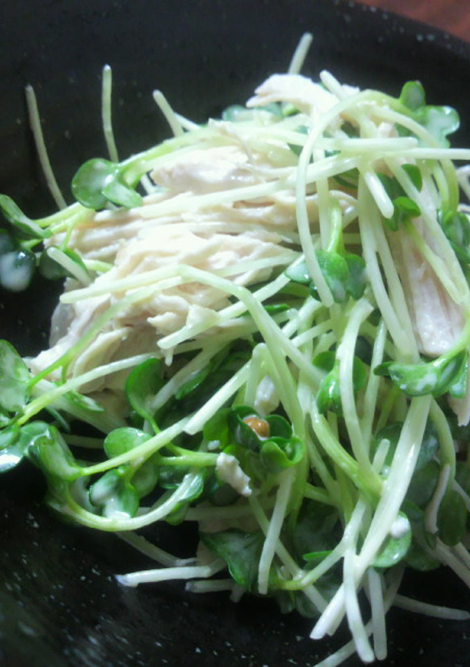 鶏肉とかいわれ和え（マヨメン味）-レシピのメイン写真