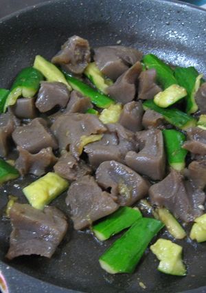 簡単!きゅうりとこんにゃくの炒め物-レシピのメイン写真