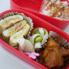 รูปของ お弁当に！結びちくわに枝豆☆