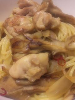 簡単舞茸とチキンのペペロンチーノ-レシピのメイン写真