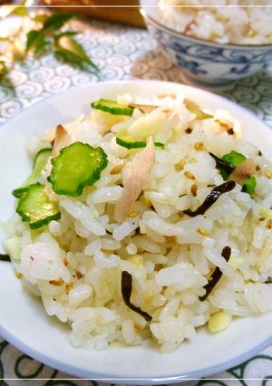 簡単☆みょうがと胡瓜と塩昆布の混ぜご飯-レシピのメイン写真