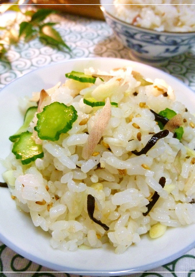 簡単☆みょうがと胡瓜と塩昆布の混ぜご飯-レシピのメイン写真