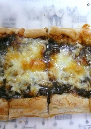 簡単★ハヤシチーズピザパイ★-レシピのメイン写真