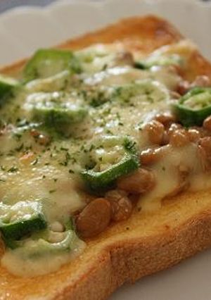 オクラと納豆のピザトースト-レシピのメイン写真
