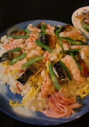 華やか！焼きサバも一緒にチラシ寿司-レシピのメイン写真