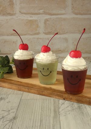 ソーダゼリーのホイップクリームのせ-レシピのメイン写真