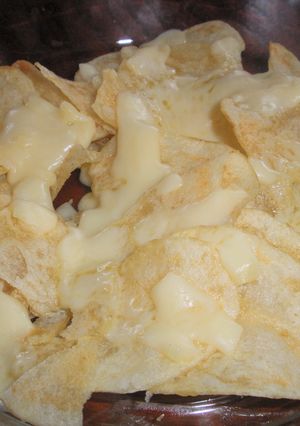 ポテトチップスにとろけるチーズでチン♪-レシピのメイン写真