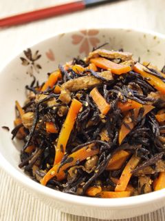 ごま香る♪簡単ひじきの煮物-レシピのメイン写真