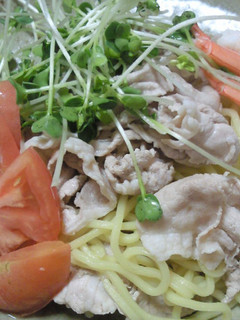 サラダドレッシングで豚しゃぶサラダ麺-レシピのメイン写真