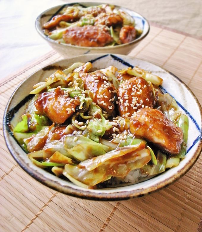 キャベツと鶏胸肉のピリ辛味噌丼！回鍋肉風-レシピのメイン写真