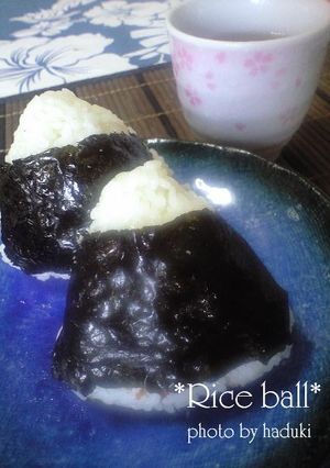 胡麻油風味カリカリ梅おにぎり-レシピのメイン写真
