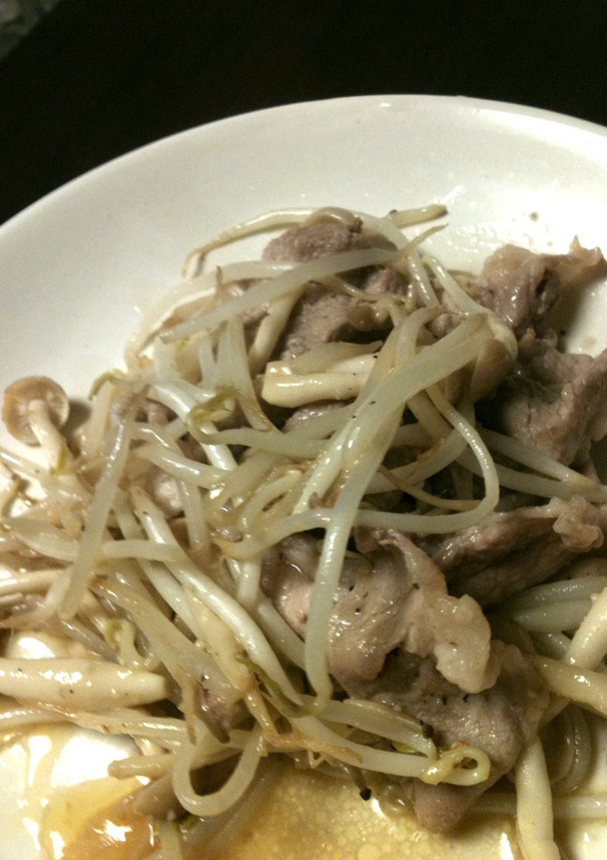 豚肉ともやしの塩にんにく炒め-レシピのメイン写真