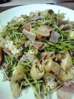 油揚げでかさまし!豆苗とベーコン炒め-レシピのメイン写真