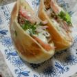 とんぼくんの朝食☆角煮サラダのピタパン