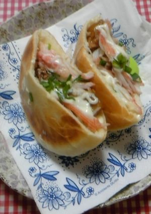 とんぼくんの朝食☆角煮サラダのピタパン-レシピのメイン写真