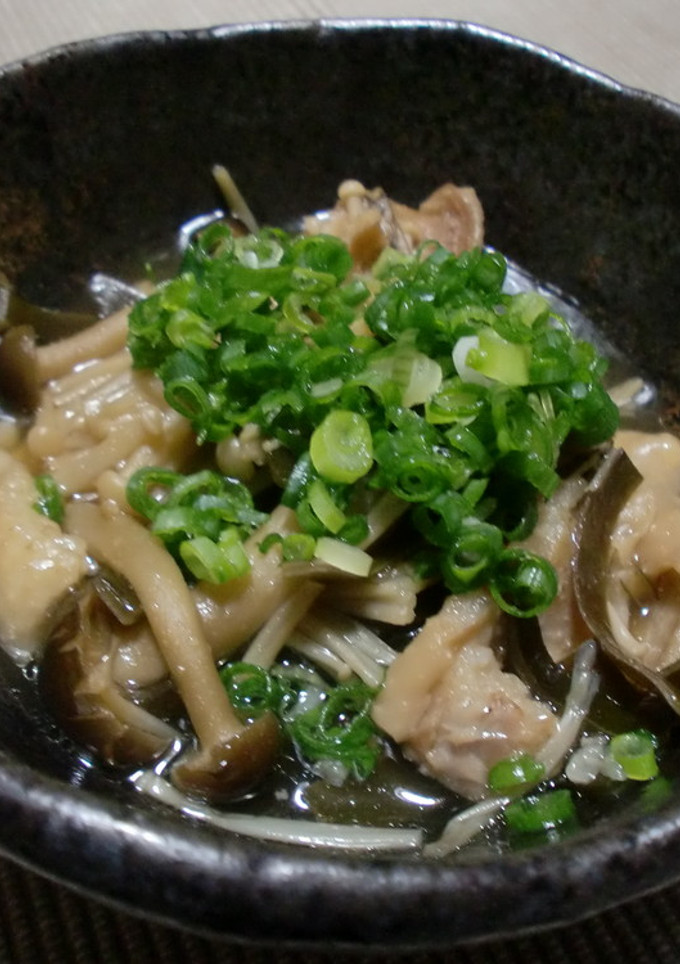 鶏皮とキノコの煮込み-レシピのメイン写真