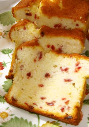 ふわふわしっとり♪苺ミルクパウンドケーキ-レシピのメイン写真