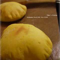 รูปของ カボチャを練りこんだ膨らむふわっピタパン