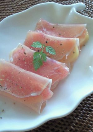 旬の桃で♪生ハム巻き-レシピのメイン写真
