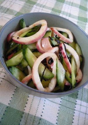 キュウリとゆでイカの塩昆布和え-レシピのメイン写真