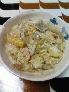 秋鮭&舞茸&ごぼうの炊き込みご飯-レシピのメイン写真