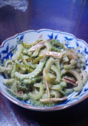 ゴーヤとスルメ（あたりめ）の和え物-レシピのメイン写真