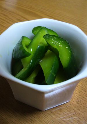【簡単】ﾒﾁｬうま！ｷｭｳﾘのｶﾚｰ漬け-レシピのメイン写真