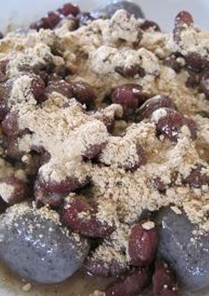 もちもち黒ごま団子　小豆黄な粉がけ-レシピのメイン写真