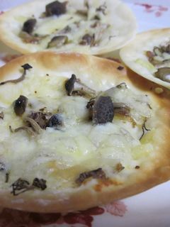 餃子の皮でアンチョビのピザ-レシピのメイン写真