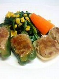 ピーマンと玉ねぎの肉詰め♪-レシピのメイン写真