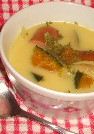 かぼちゃと玉ねぎのミルクコンソメスープ♨-レシピのメイン写真