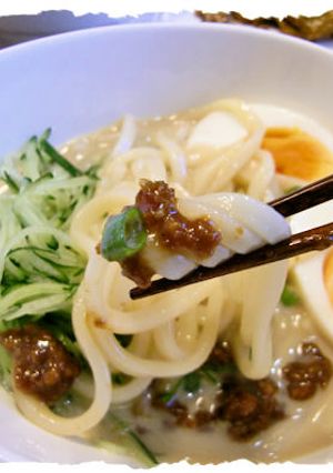 お手軽な肉味噌豆乳うどん♪-レシピのメイン写真