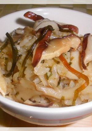 ♪きのこと塩昆布の炊き込みご飯♪-レシピのメイン写真