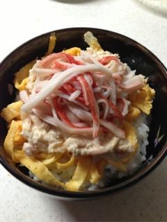 シンプルなのに美味しい♪カニツナ丼-レシピのメイン写真