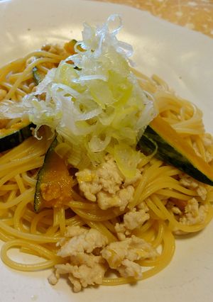 南瓜と鶏ひき肉の梅スパゲティ-レシピのメイン写真