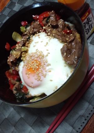 簡単カラフル焼き肉丼-レシピのメイン写真