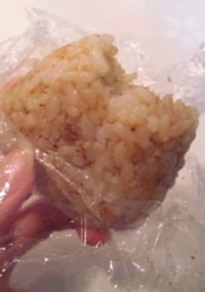 美肌効果あり!?☆すりごまおにぎり-レシピのメイン写真