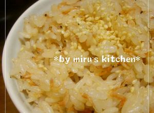 ゴマ薫る～アミエビの炊き込みご飯＊-レシピのメイン写真