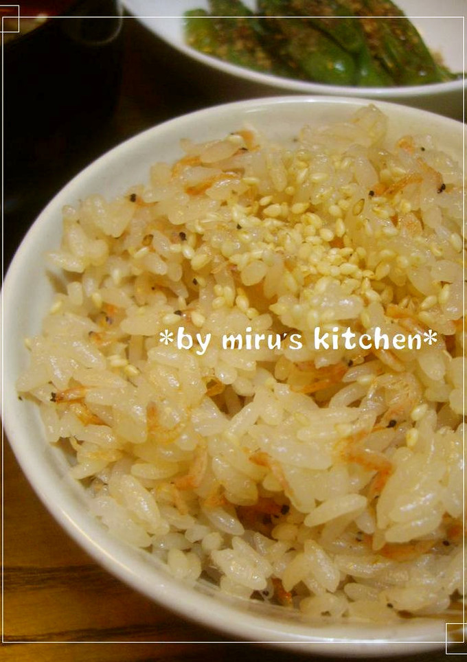 ゴマ薫る～アミエビの炊き込みご飯＊-レシピのメイン写真