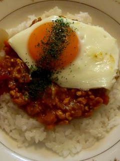 キーマカレーの目玉焼きのっけ-レシピのメイン写真