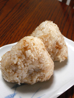 コクうま!おかかチーズおむすび♪-レシピのメイン写真