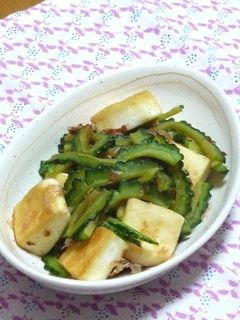ゴーヤとはんぺんのおかか麺つゆバター炒め-レシピのメイン写真