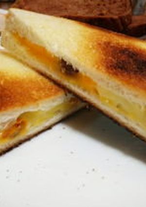 美味しいチーズのホットサンド(2種）-レシピのメイン写真