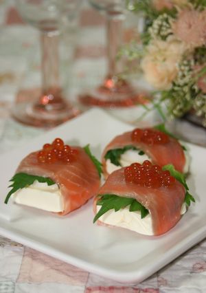 クリームチーズと山芋のサーモン巻き-レシピのメイン写真