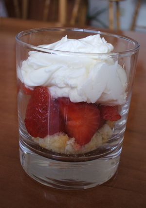 なんちゃってイチゴ生チーズケーキ-レシピのメイン写真