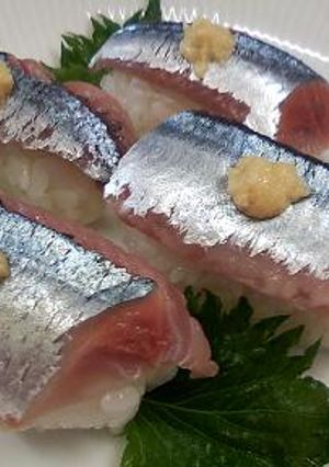 秋刀魚の刺身で　秋刀魚寿司-レシピのメイン写真