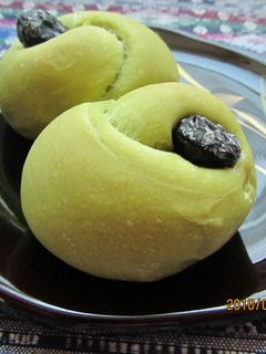 黒豆甘納豆とマロンクリームの抹茶パン-レシピのメイン写真