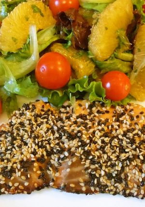 サーモンのゴマ焼き☆オレンジサラダ添え-レシピのメイン写真