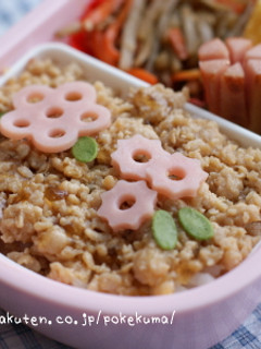 弁当を華やかに☆ハムの花飾り-レシピのメイン写真